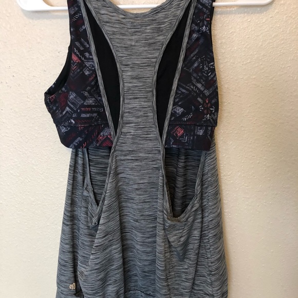 Workout tank top with built in sports bra - Picture 4 of 4
